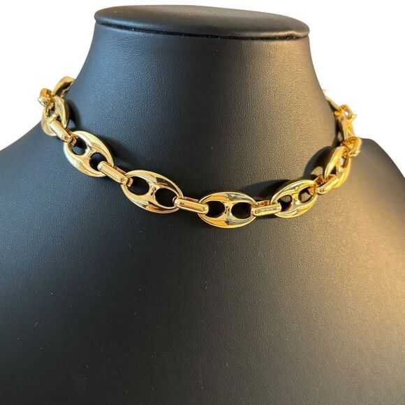 Striking Gold Tone Chain Link Choker. - Picture 2 of 5